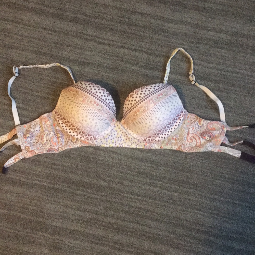 VS 34D Plunge bra, three strap back!